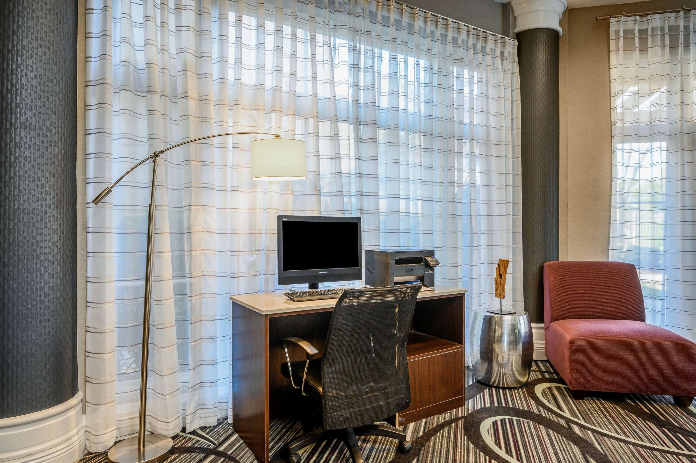 Business Center | La Quinta Inn & Suites by Wyndham Myrtle Beach Broadway Area