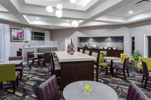  - La Quinta Inn & Suites Louisville