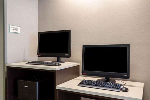 Conference Area - La Quinta Inn & Suites Louisville