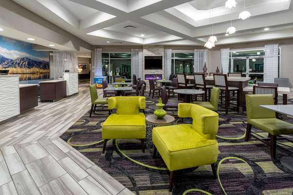  - La Quinta Inn & Suites Louisville