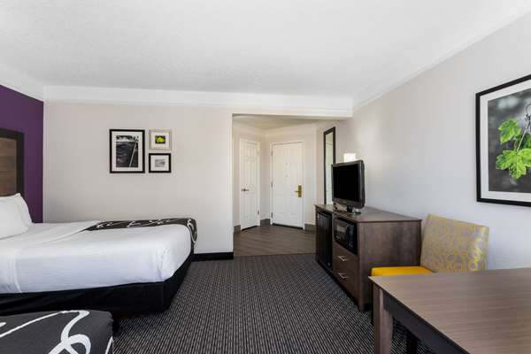  - La Quinta Inn & Suites Louisville