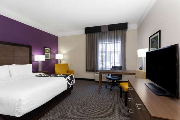  - La Quinta Inn & Suites Louisville