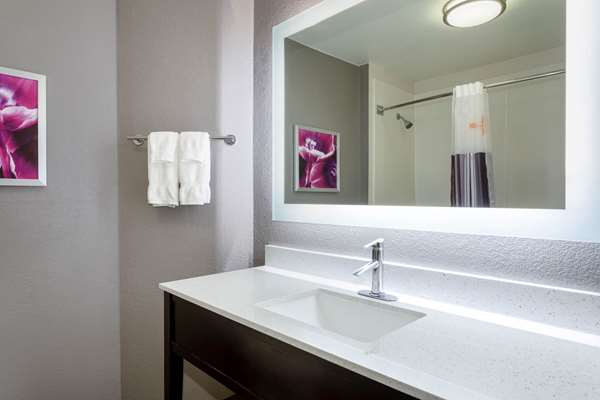  - La Quinta Inn & Suites Louisville