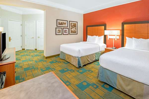  - La Quinta Inn & Suites Sherman