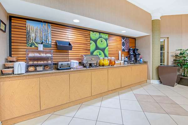  - La Quinta Inn & Suites Sherman