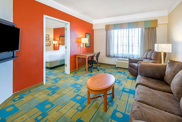 Suite - La Quinta Inn & Suites Sherman