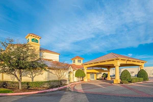 Exterior view - La Quinta Inn & Suites Sherman