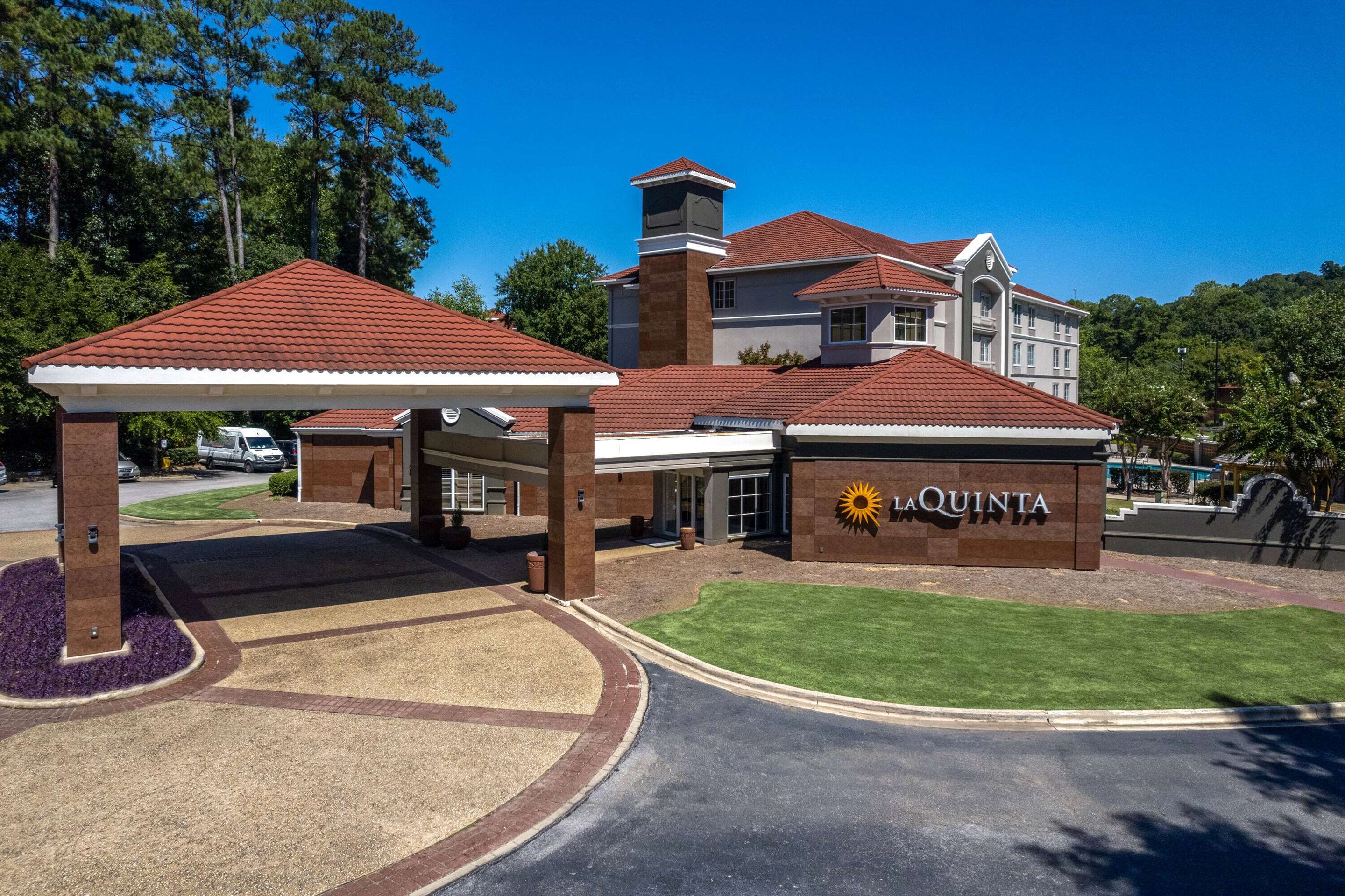 Exterior | La Quinta Inn & Suites by Wyndham Birmingham Hoover