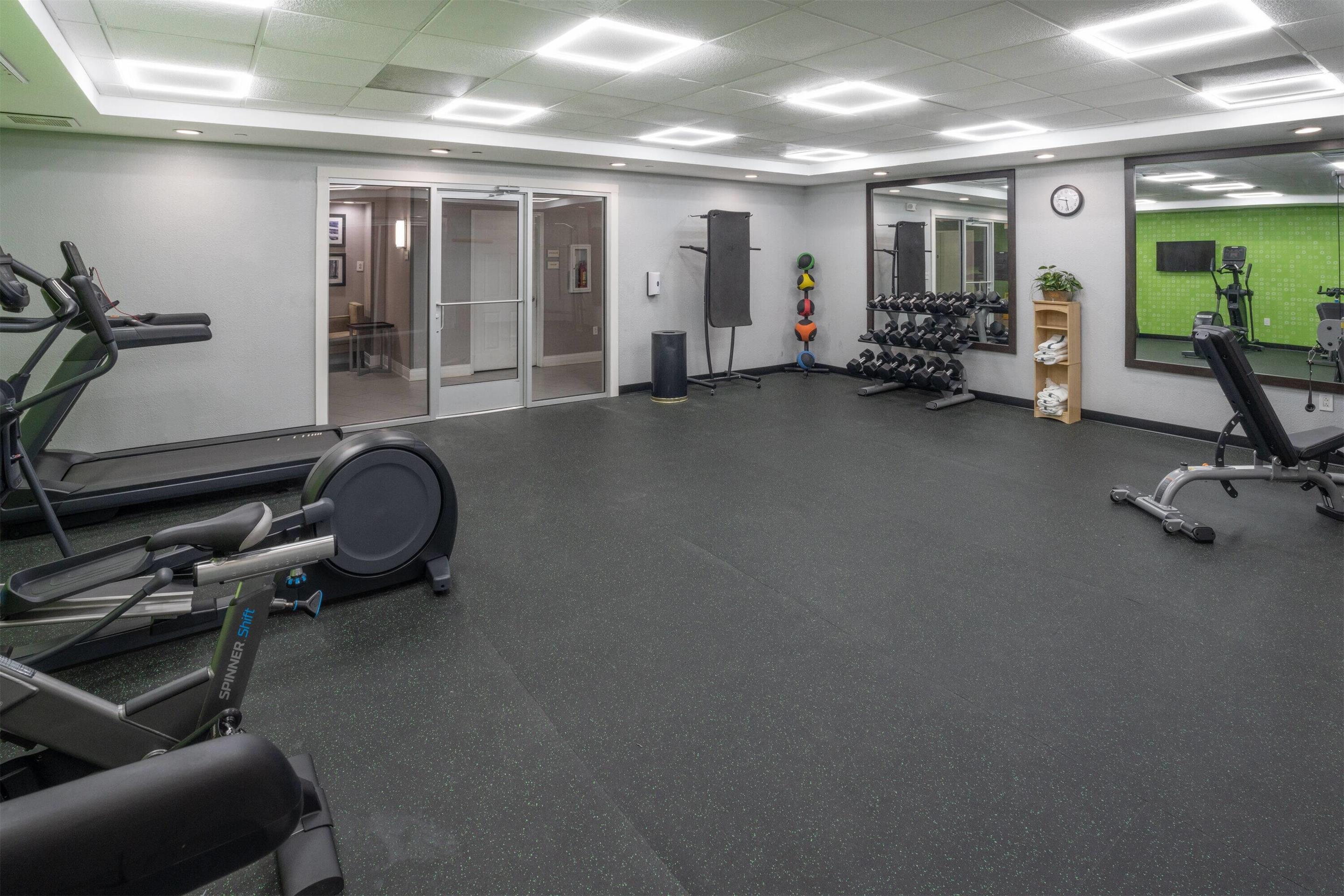 Health club fitness center gym | La Quinta Inn & Suites by Wyndham Birmingham Hoover