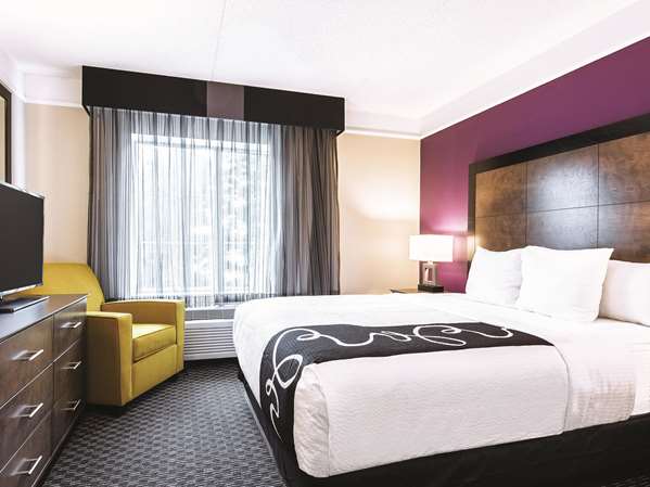 Suite - La Quinta Inn & Suites Airport Shreveport - I-20, Exit 10