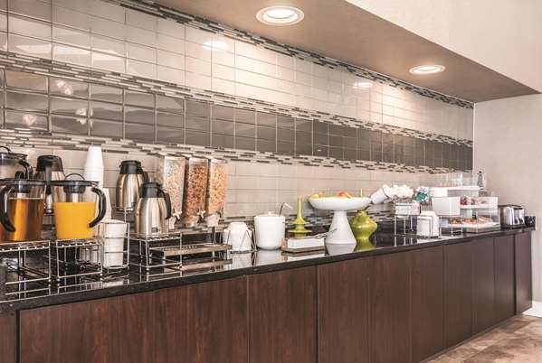  - La Quinta Inn & Suites Airport Shreveport - I-20, Exit 10