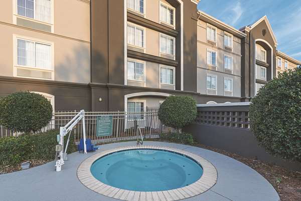 Pool - La Quinta Inn & Suites Airport Shreveport - I-20, Exit 10