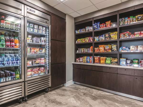  - La Quinta Inn & Suites Airport Shreveport - I-20, Exit 10