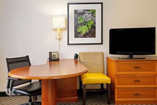  - La Quinta Inn & Suites Houston - I-10, Exit 751