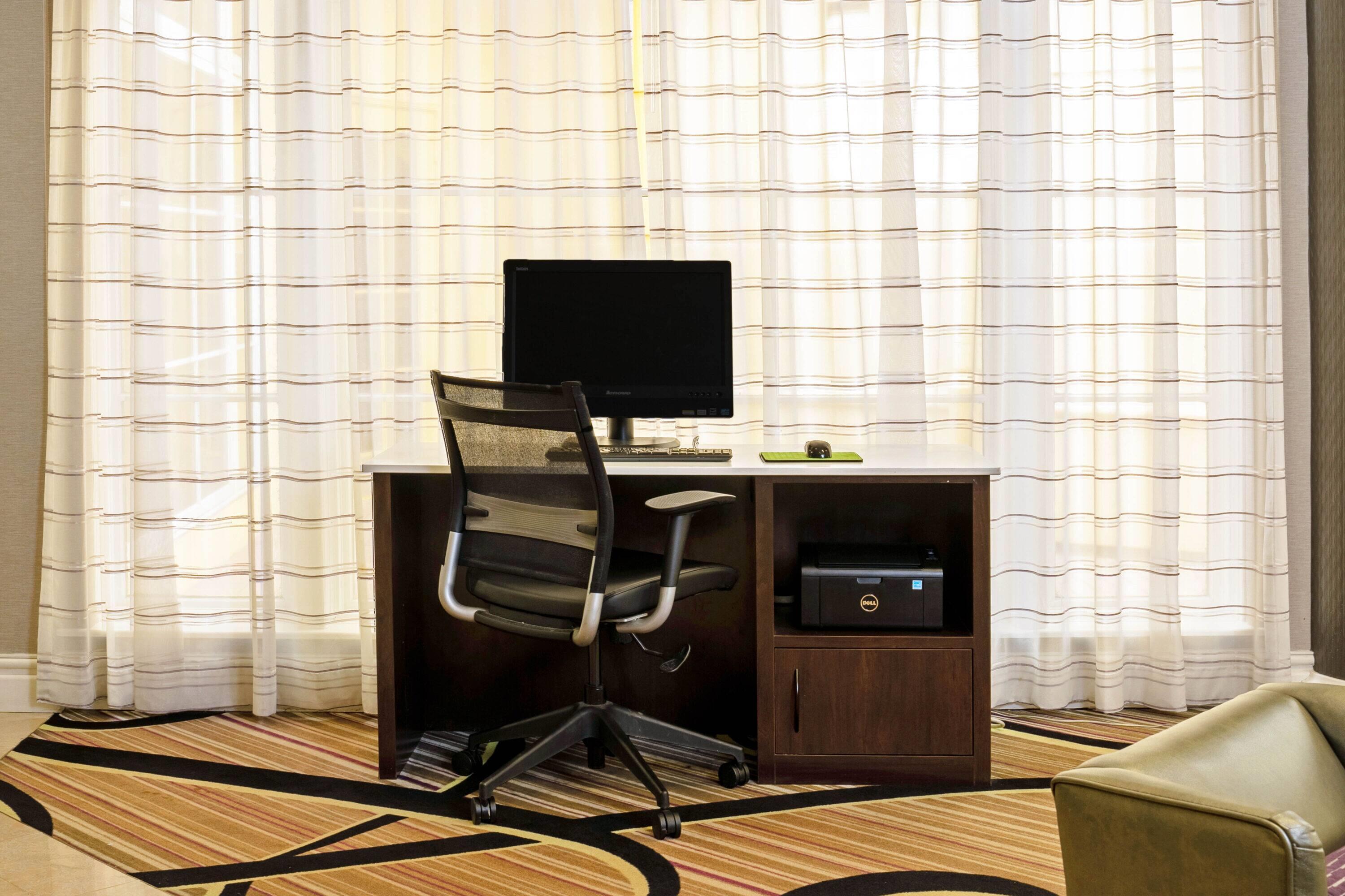 Business Center | La Quinta Inn & Suites by Wyndham Houston West Park 10