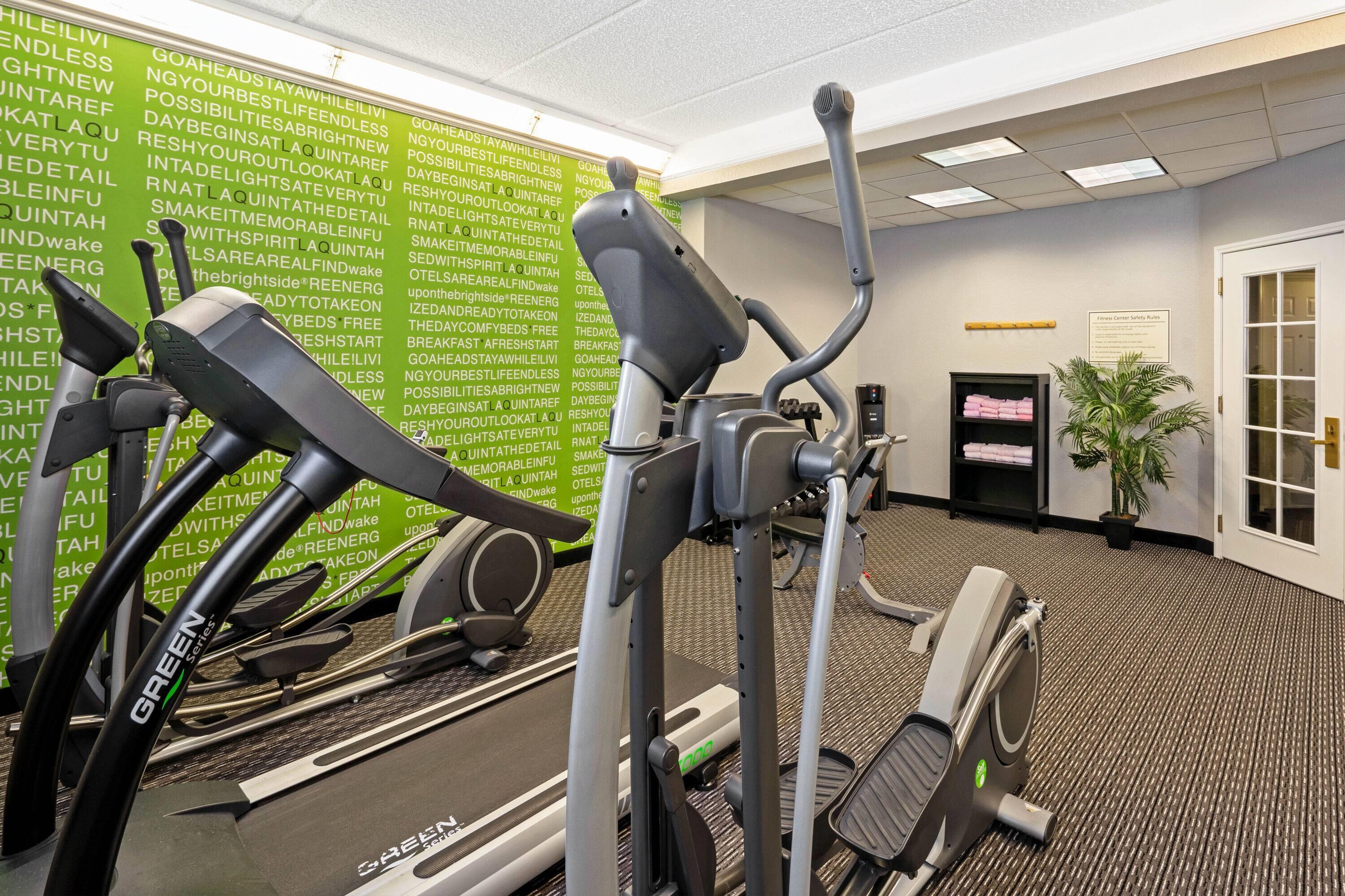 Health club fitness center gym | La Quinta Inn & Suites by Wyndham Houston West Park 10