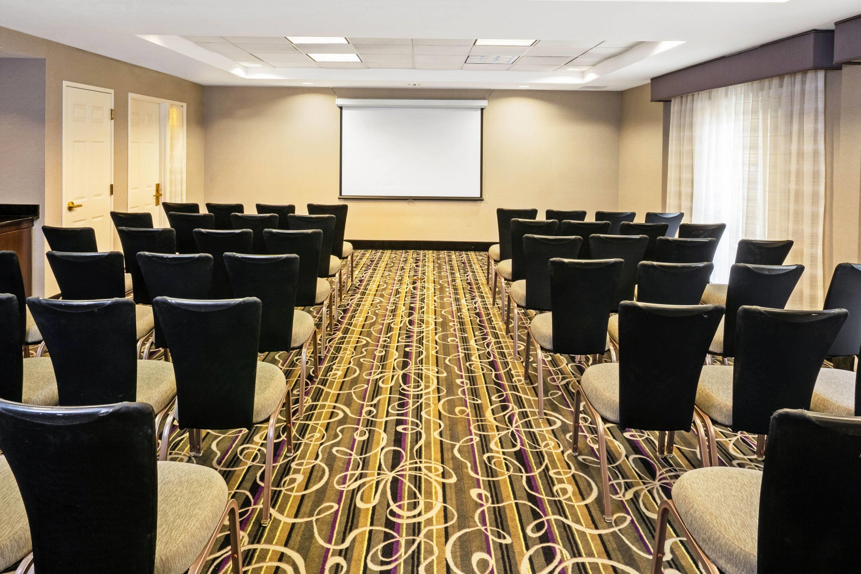 Meeting Room | La Quinta Inn & Suites by Wyndham Houston West Park 10