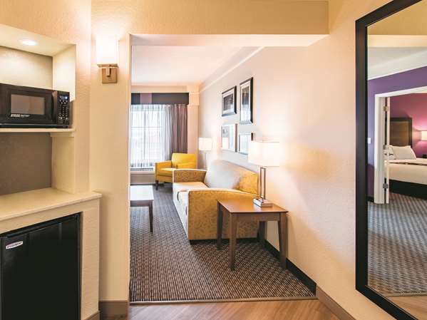 Suite - La Quinta Inn & Suites Southwest Fort Worth - I-20, Exit 431