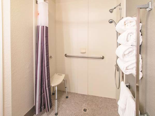  - La Quinta Inn & Suites Southwest Fort Worth - I-20, Exit 431