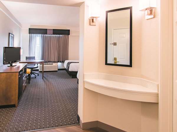  - La Quinta Inn & Suites Southwest Fort Worth - I-20, Exit 431