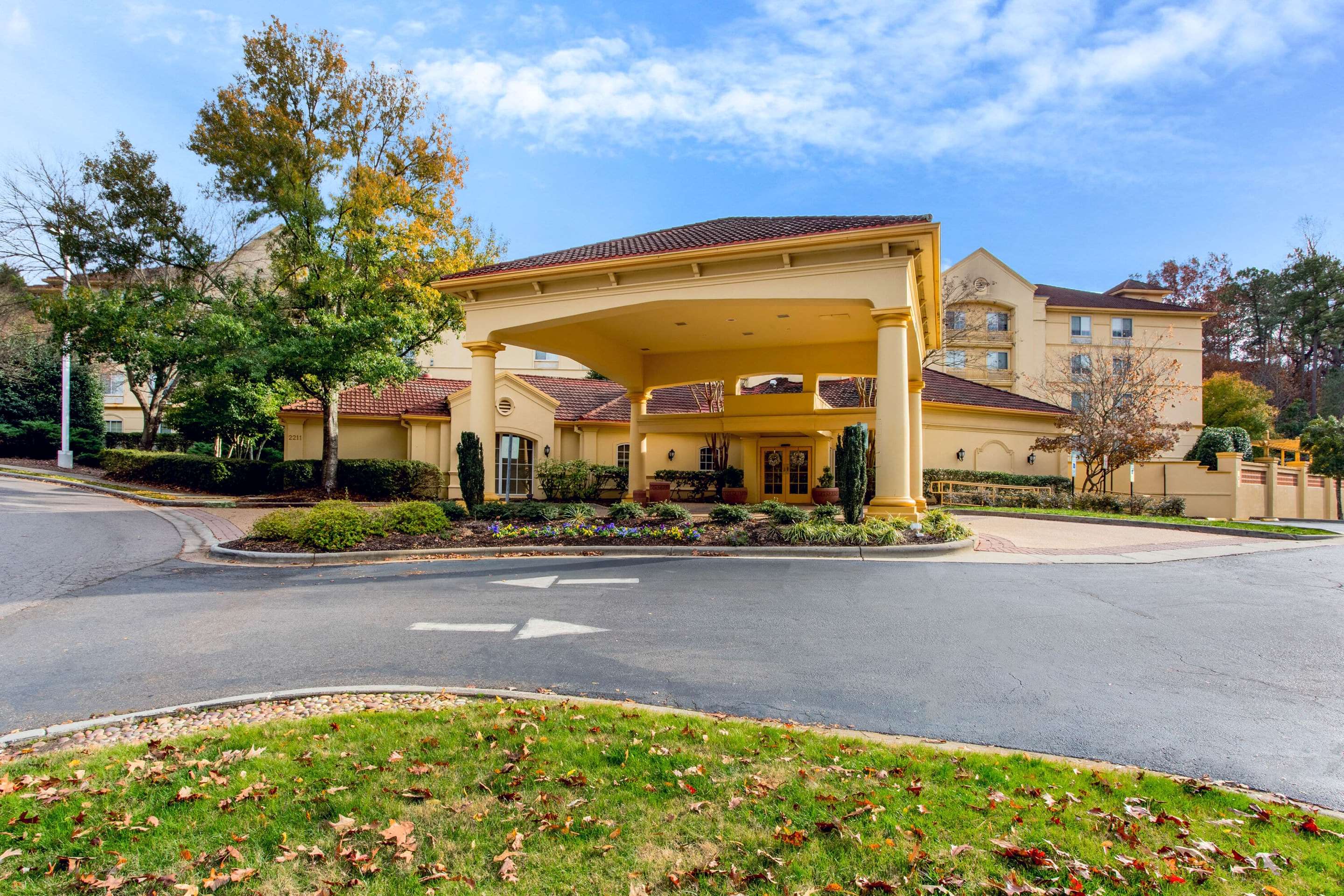 Exterior | La Quinta Inn & Suites by Wyndham Raleigh Crabtree