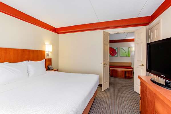 Suite - La Quinta Inn & Suites Crabtree Mall Raleigh