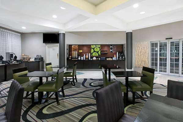  - La Quinta Inn & Suites Dallas South Arlington - I-20, Exit 449
