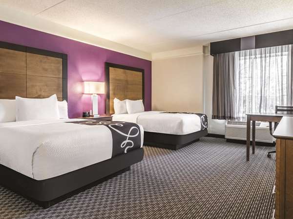  - La Quinta Inn & Suites Alexandria - I-49, Exit 90