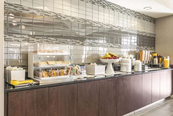  - La Quinta Inn & Suites Alexandria - I-49, Exit 90