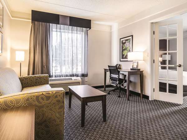 Suite - La Quinta Inn & Suites Alexandria - I-49, Exit 90