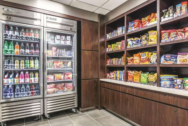  - La Quinta Inn & Suites Alexandria - I-49, Exit 90