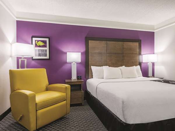  - La Quinta Inn & Suites Alexandria - I-49, Exit 90