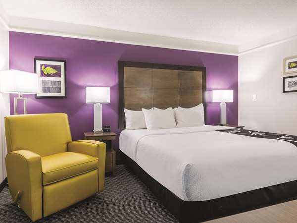  - La Quinta Inn & Suites Alexandria - I-49, Exit 90