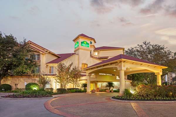 Exterior view - La Quinta Inn & Suites Galleria Houston