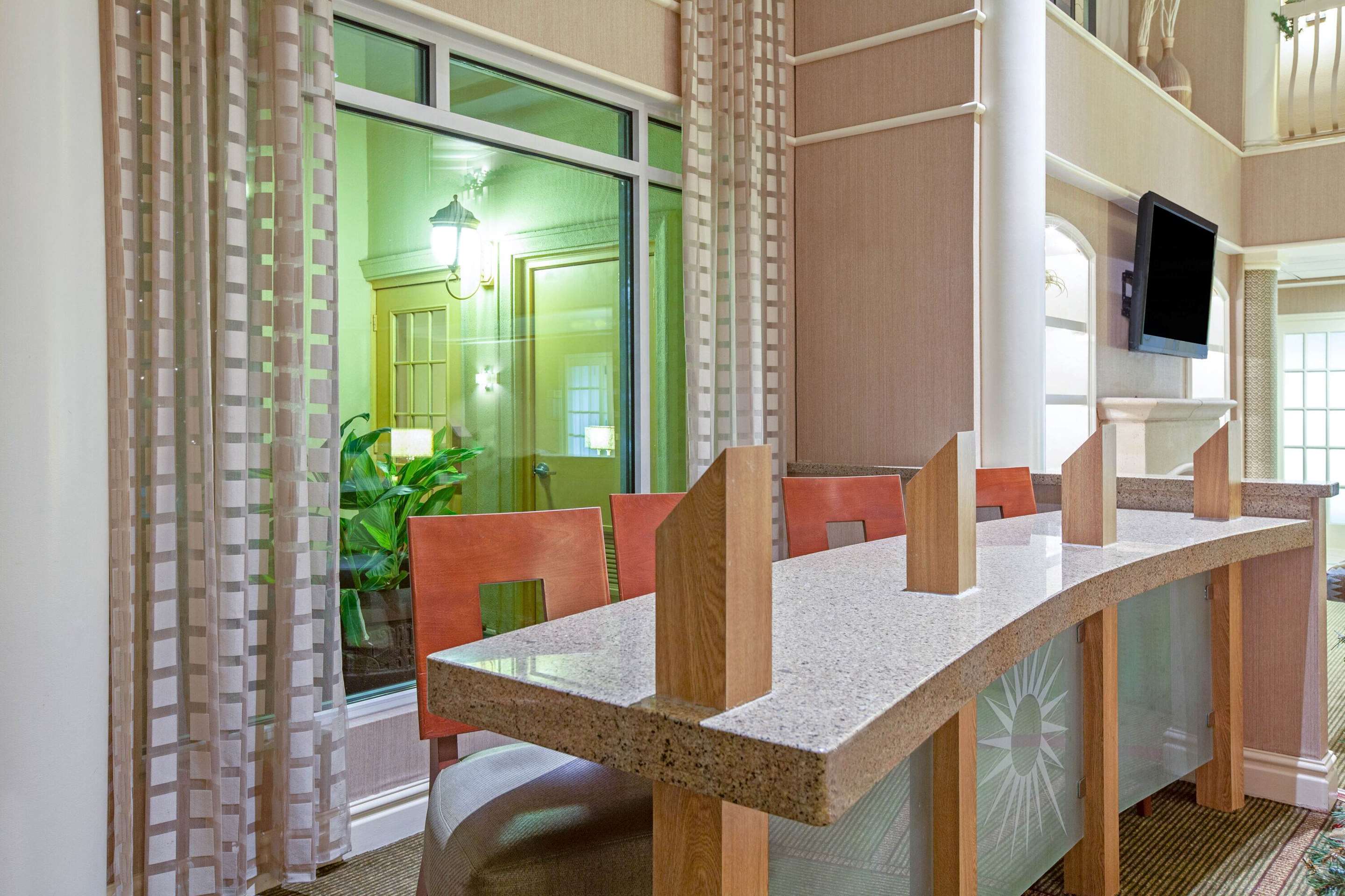 Business Center | La Quinta Inn & Suites by Wyndham Houston Galleria Area