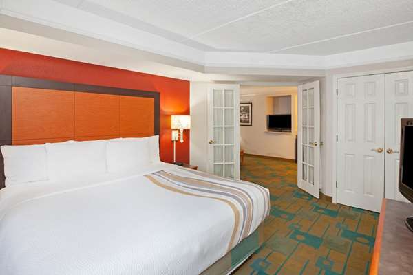 Suite - La Quinta Inn & Suites Galleria Houston