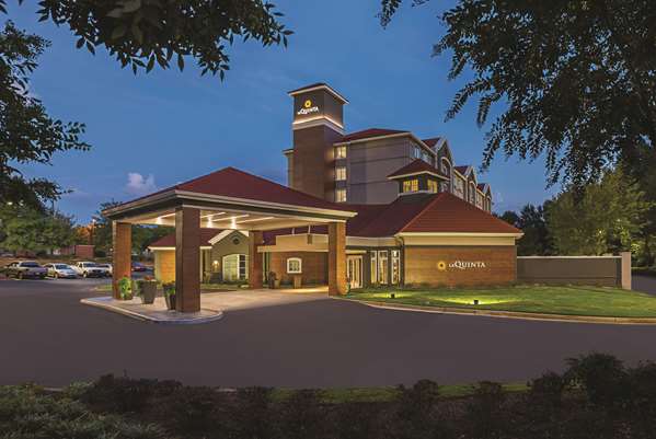 Exterior view - La Quinta Inn & Suites Alpharetta