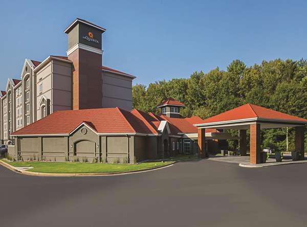 Exterior view - La Quinta Inn & Suites Alpharetta