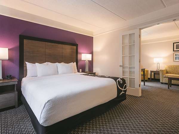 Suite - La Quinta Inn & Suites Alpharetta