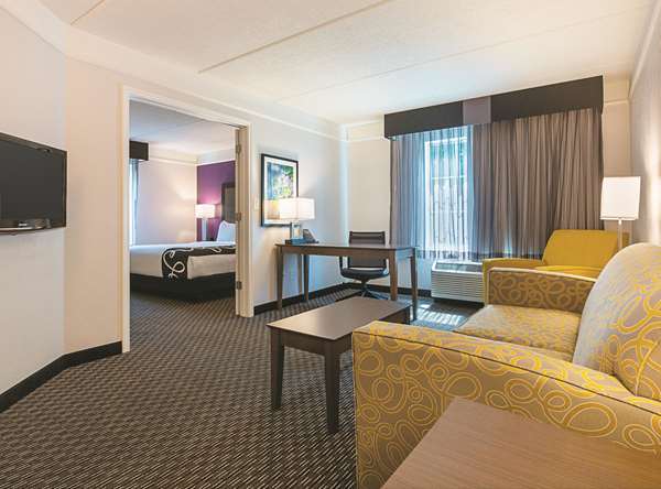 Suite - La Quinta Inn & Suites Alpharetta