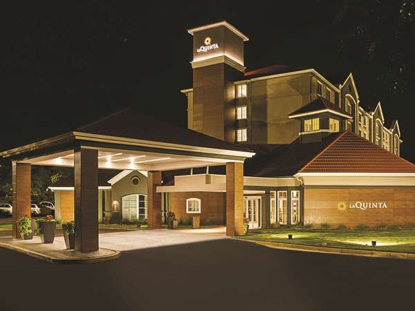 Exterior view - La Quinta Inn & Suites Alpharetta