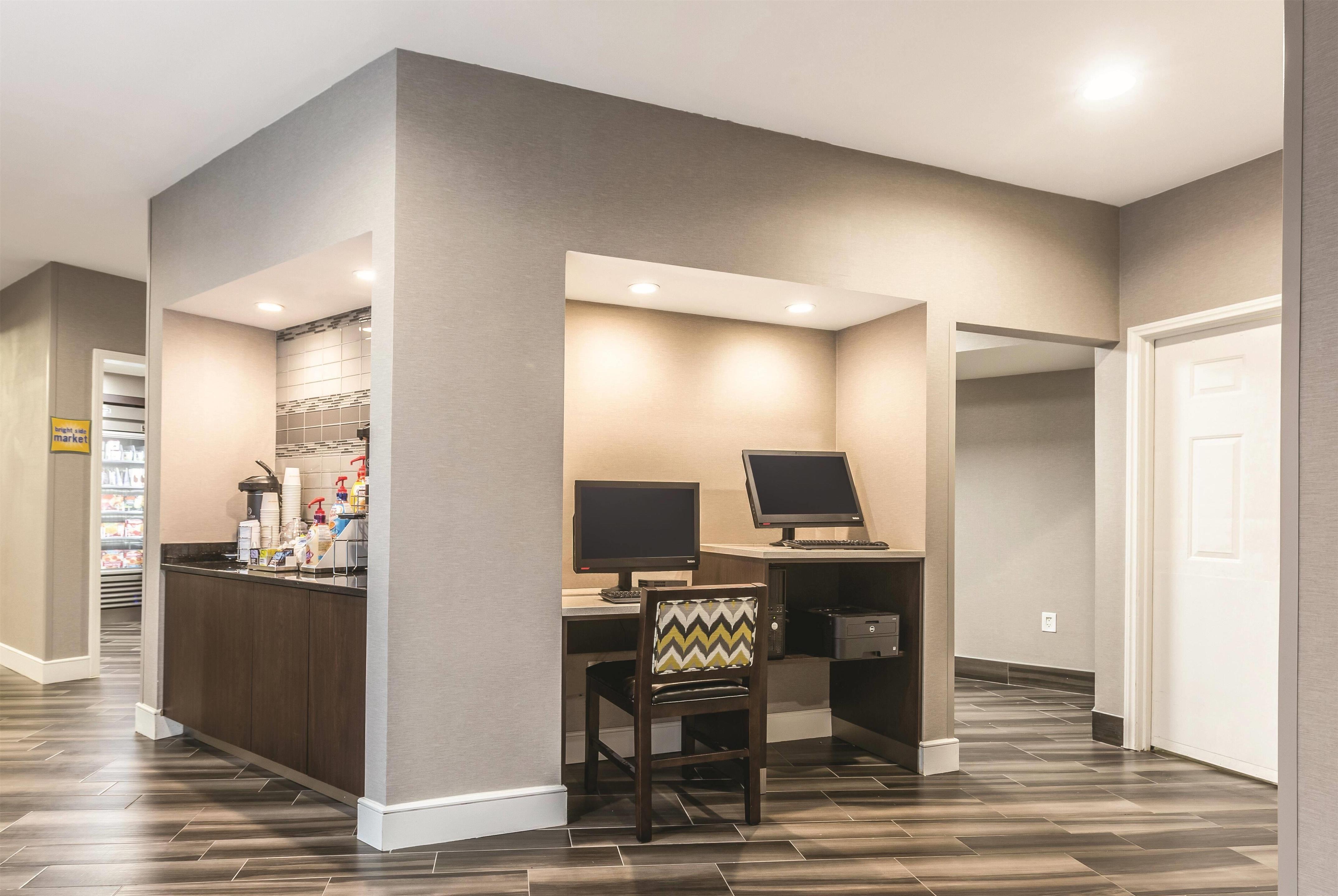 Business Center | La Quinta Inn & Suites by Wyndham Atlanta Alpharetta