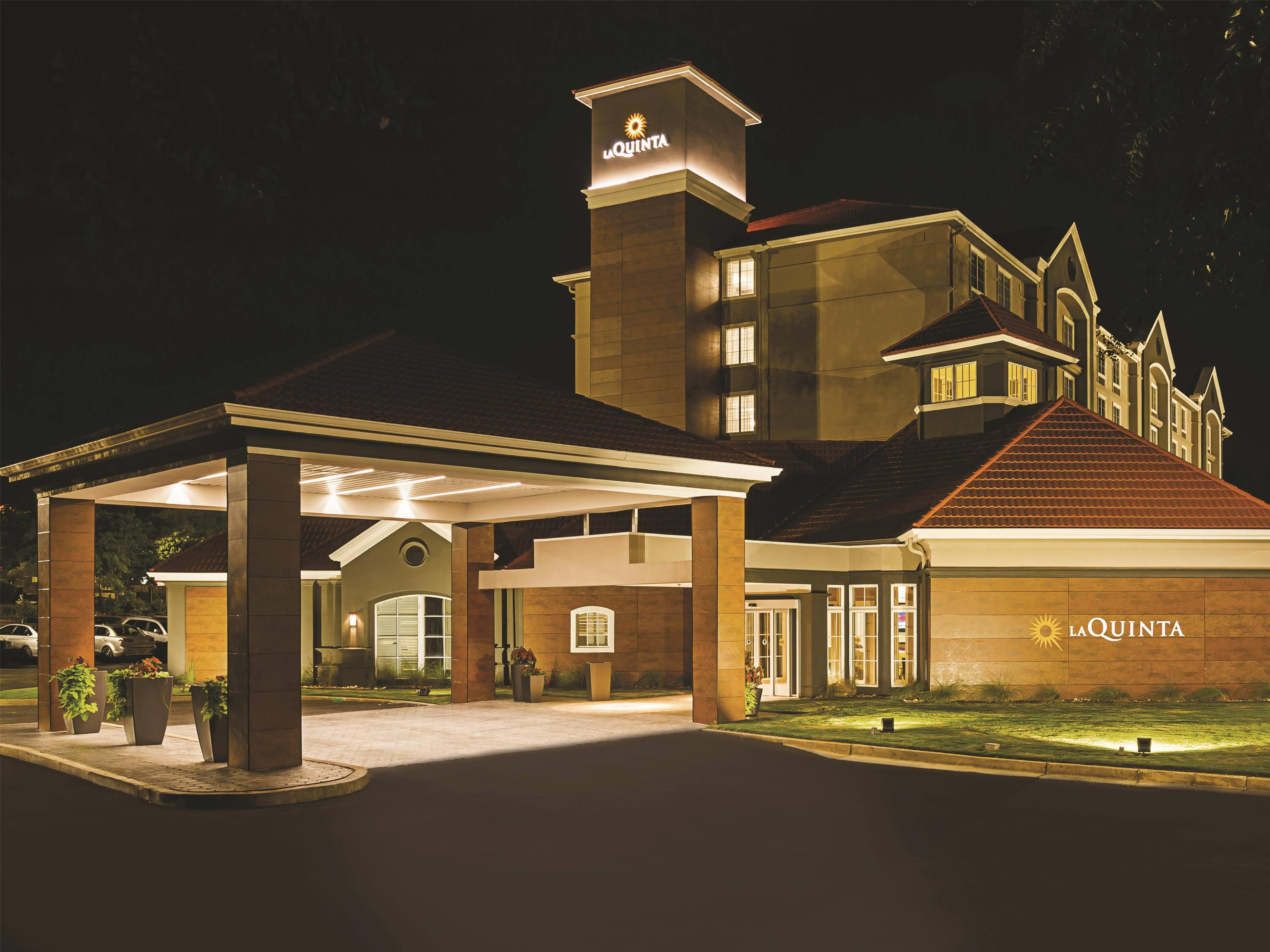 Exterior | La Quinta Inn & Suites by Wyndham Atlanta Alpharetta