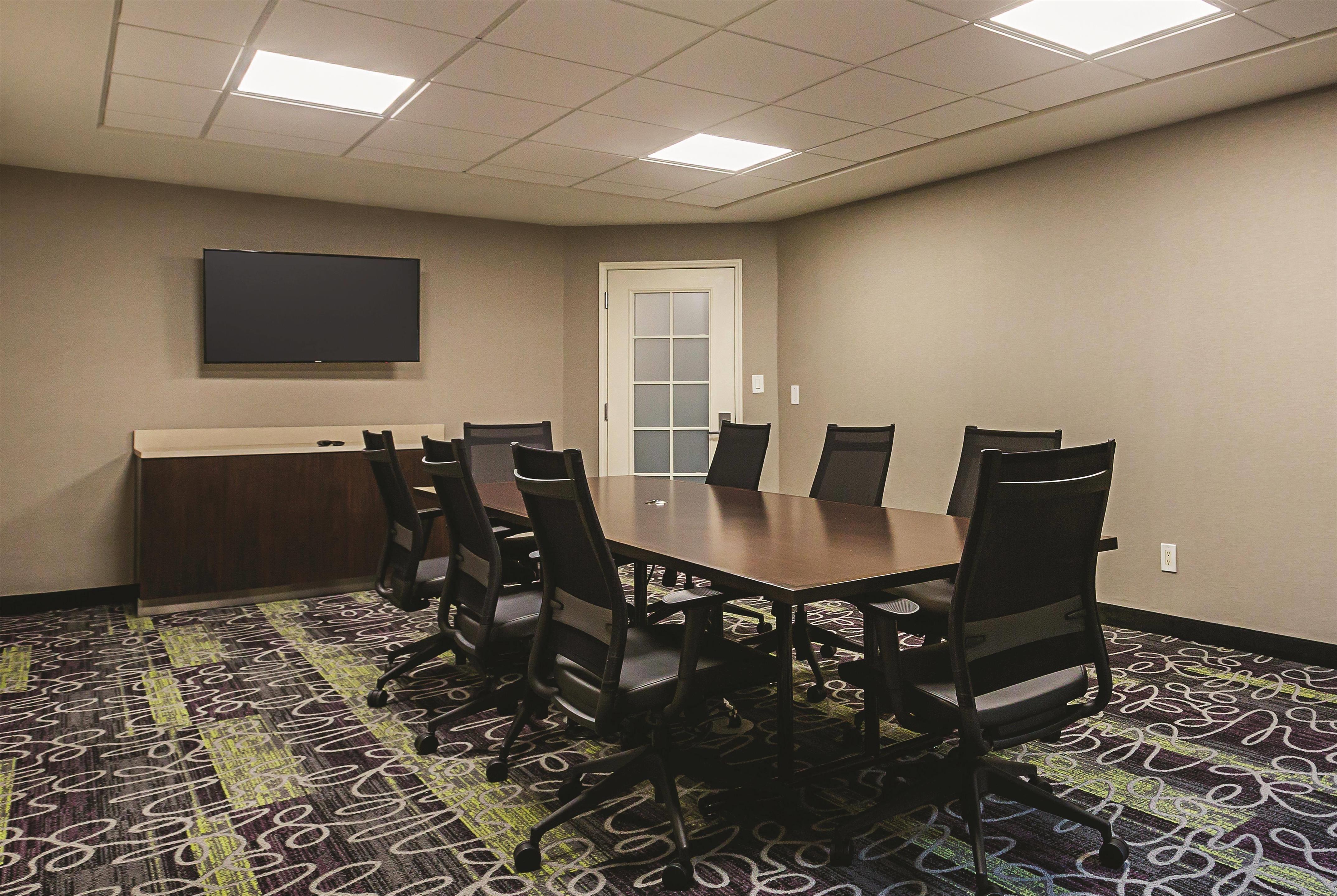 Meeting Room | La Quinta Inn & Suites by Wyndham Atlanta Alpharetta