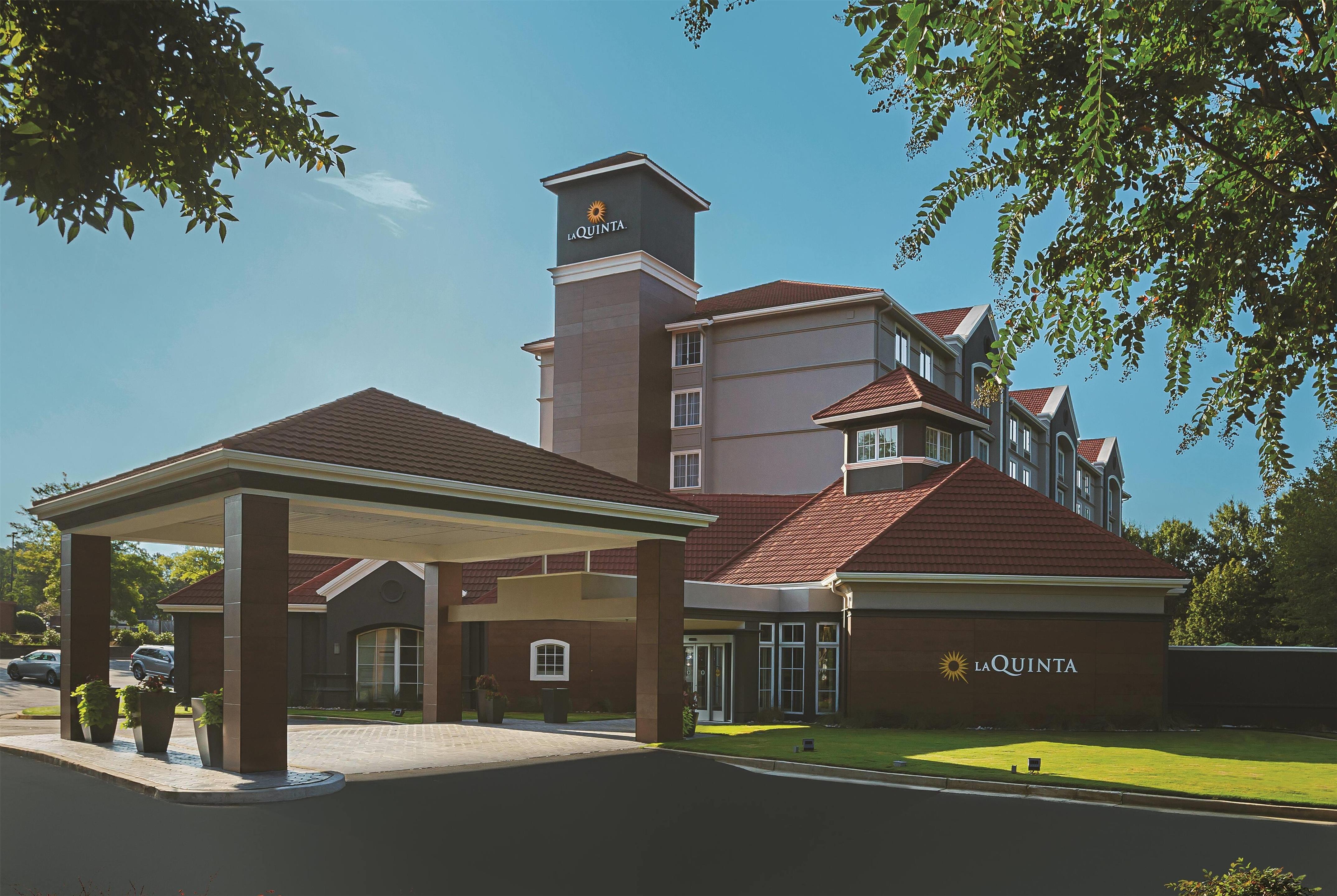 Exterior | La Quinta Inn & Suites by Wyndham Atlanta Alpharetta
