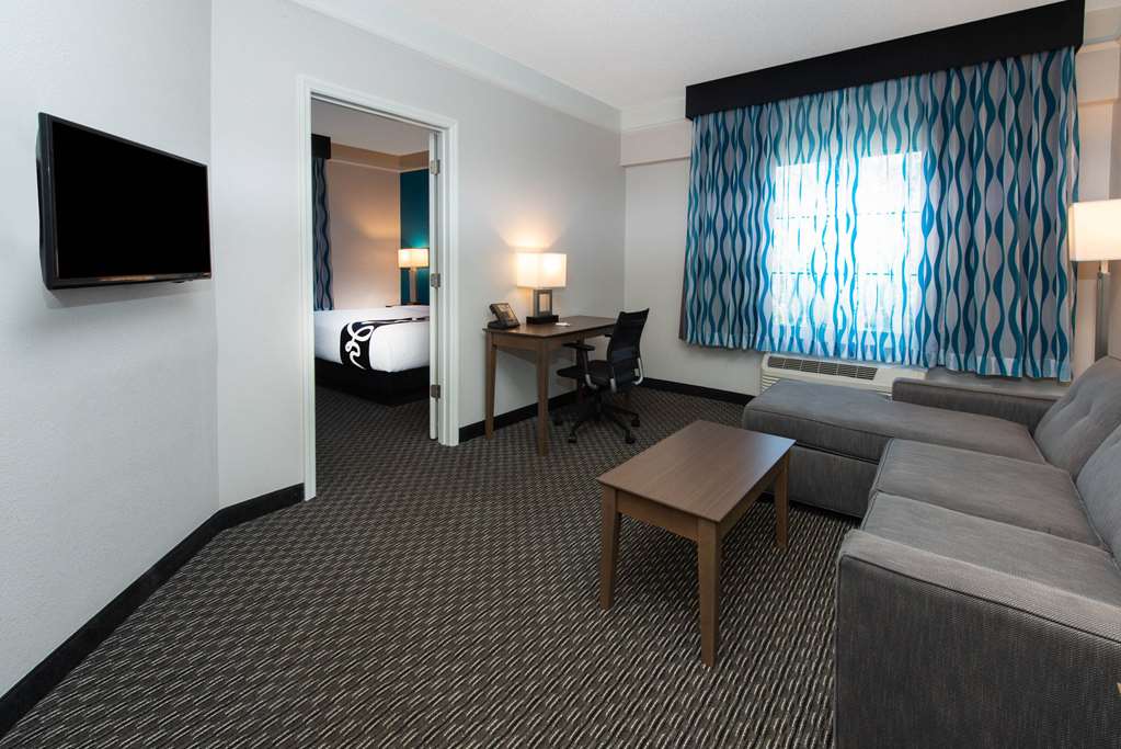 LA QUINTA INN STE REGENCY PARK-guestroom-Guest Room,Suite,On-Site.jpg