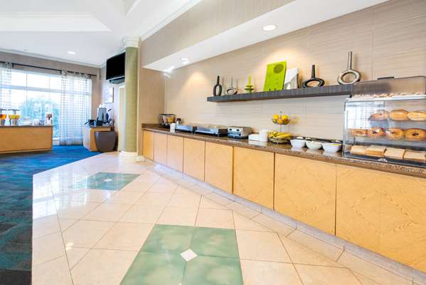 Amenities - La Quinta Inn & Suites Brandon - I-75, Exit 257