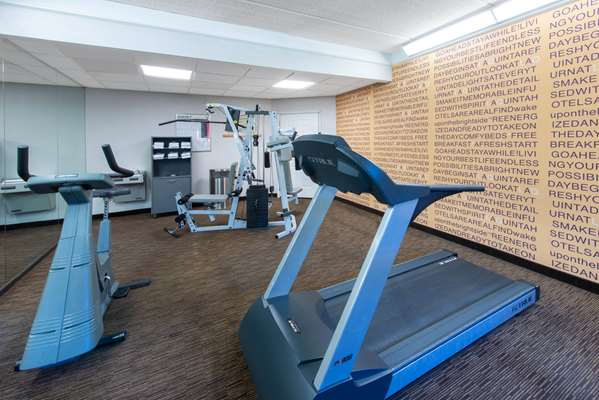 Fitness/ Exercise Room - La Quinta Inn & Suites Brandon - I-75, Exit 257