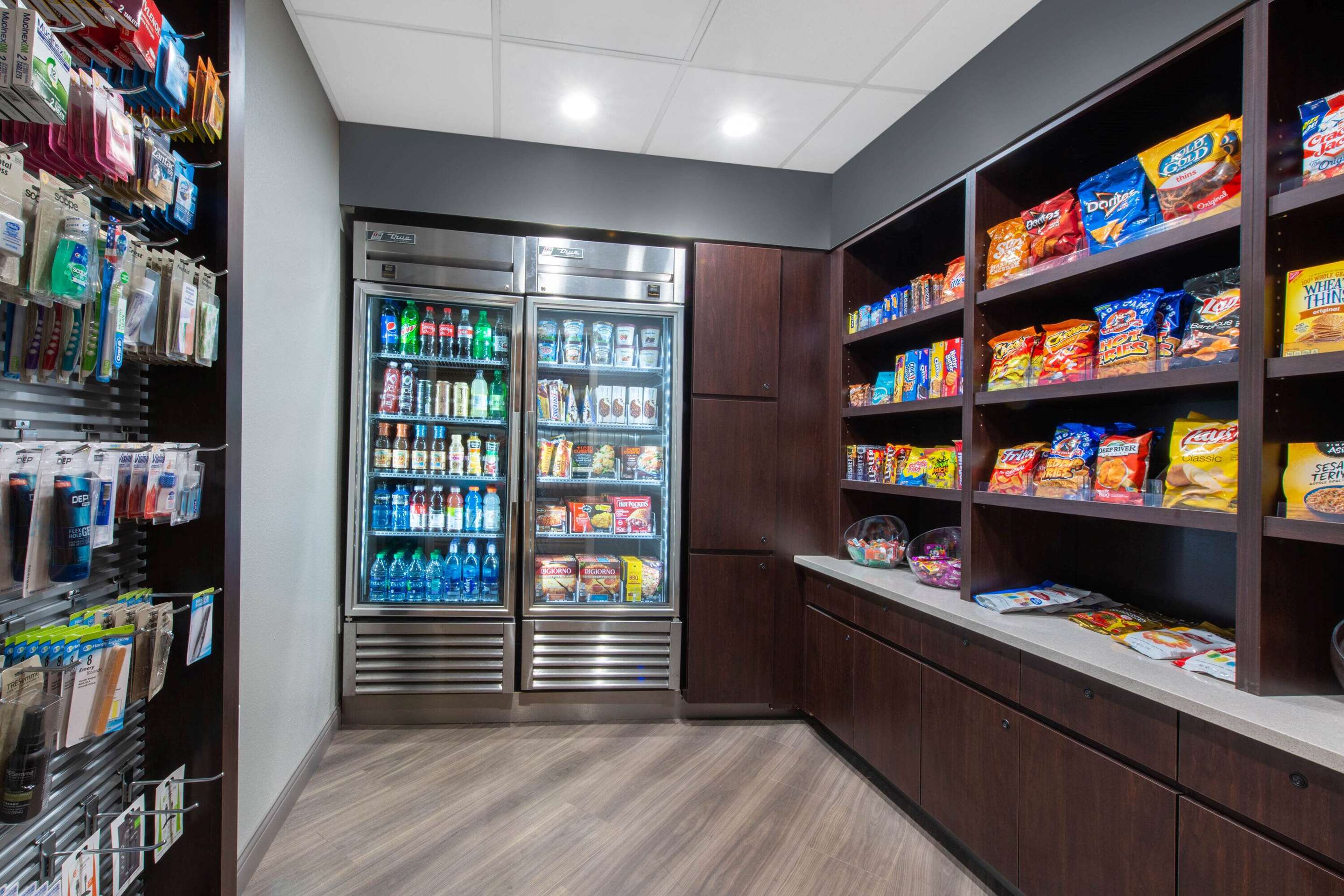 Property amenity | La Quinta Inn & Suites by Wyndham Tampa Brandon Regency Park