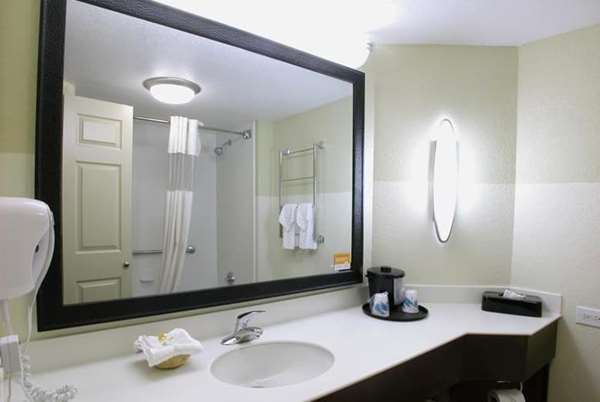  - La Quinta Inn & Suites Cary